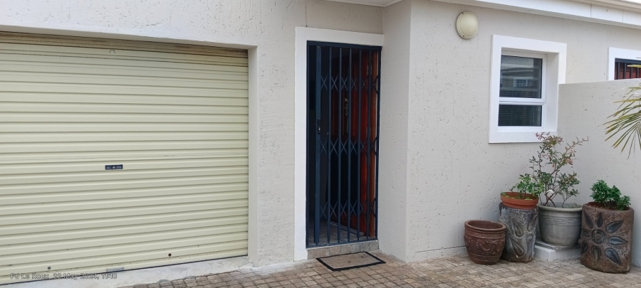 3 Bedroom Property for Sale in Heiderand Western Cape